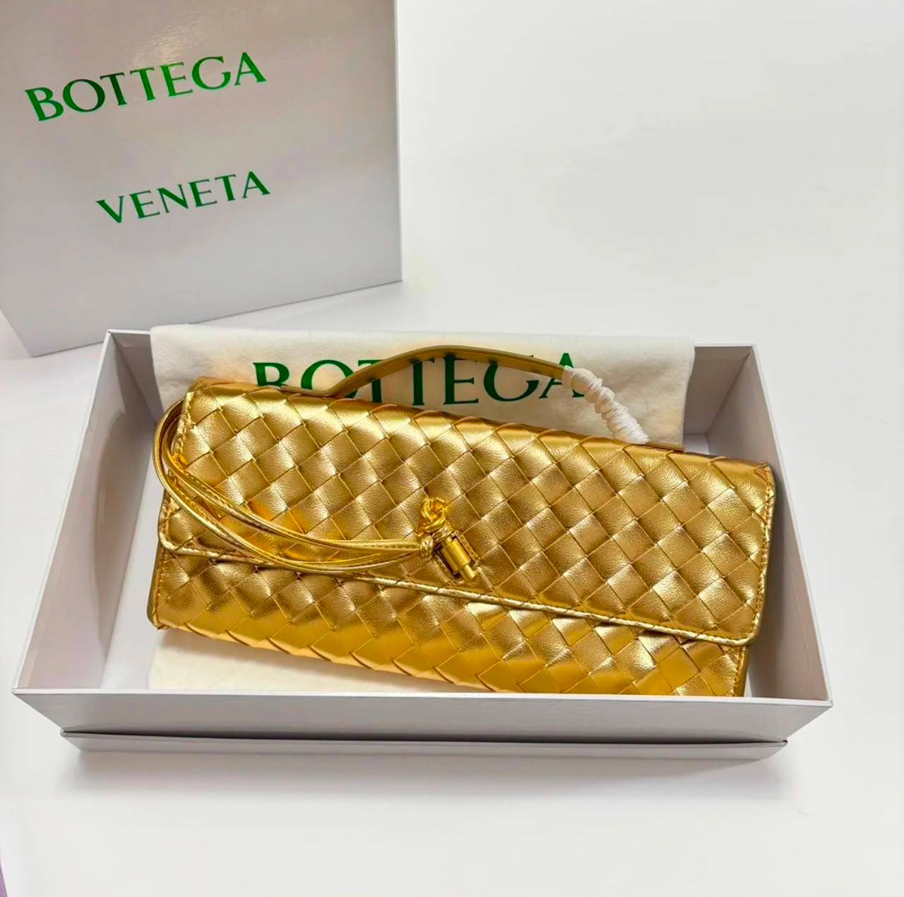 Bottega Veneta Woven Clutch - Gold
