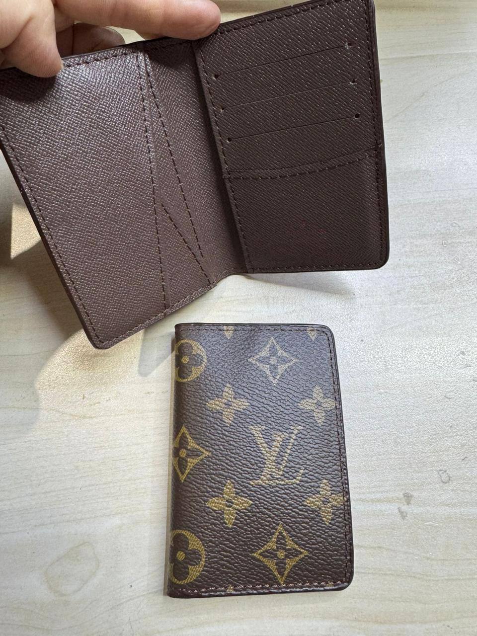 (DUPE) LV Wallet