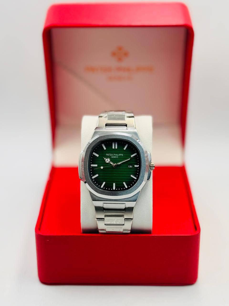 Stainless steel watch with green dial in red presentation box